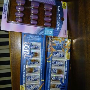 LA Colors Purple Nail Set with Floral Nail Art Tips